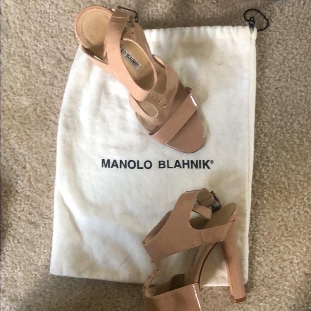 Manolo Blahnik nude patent sandal
